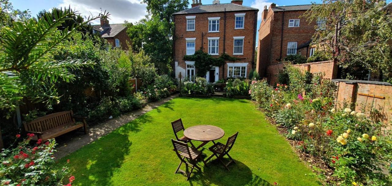 The Lions Bed & Breakfast Newark-on-Trent  Exterior photo